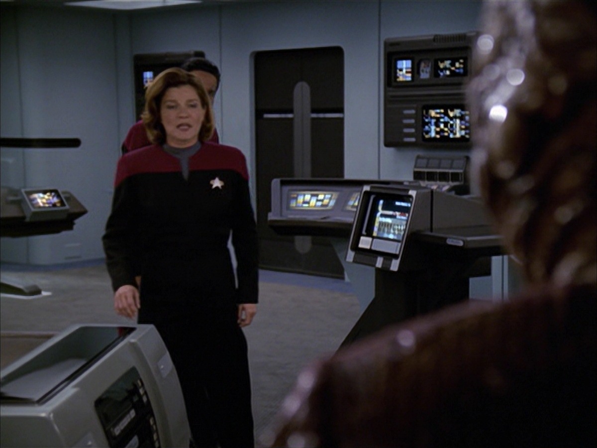extant_StarTrek_VOY_7x09_7x10-FleshAndBlood_1051.jpg
