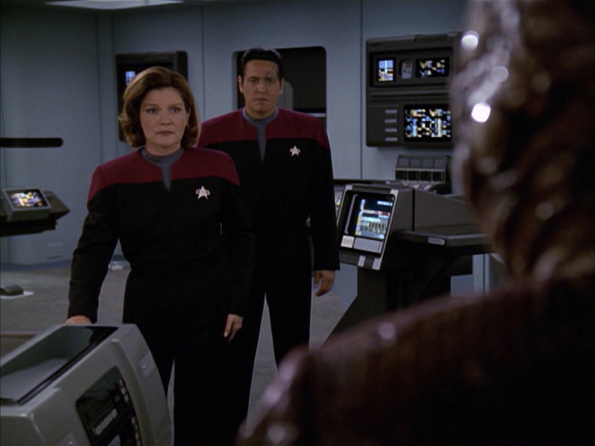 extant_StarTrek_VOY_7x09_7x10-FleshAndBlood_1053.jpg