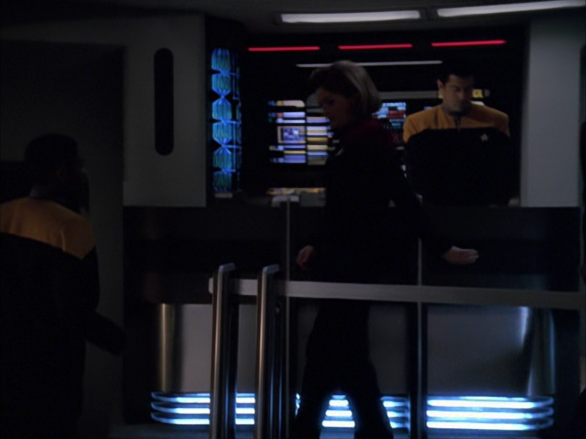 extant_StarTrek_VOY_7x09_7x10-FleshAndBlood_1099.jpg