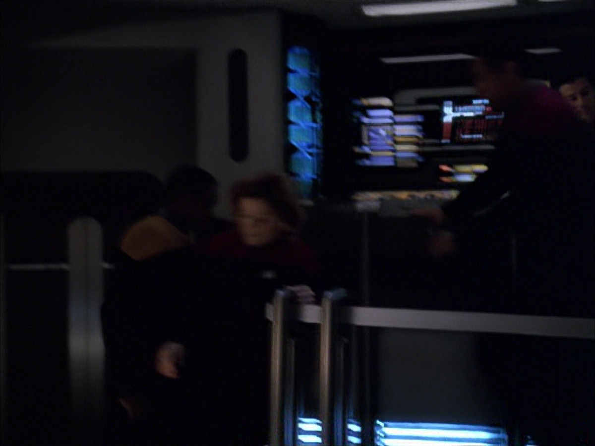 extant_StarTrek_VOY_7x09_7x10-FleshAndBlood_1100.jpg