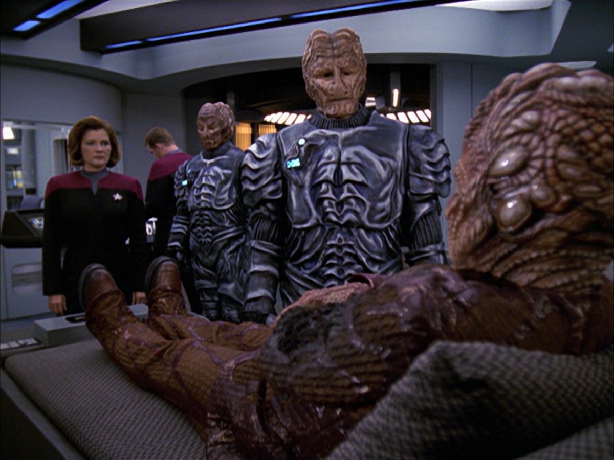 extant_StarTrek_VOY_7x09_7x10-FleshAndBlood_1193.jpg