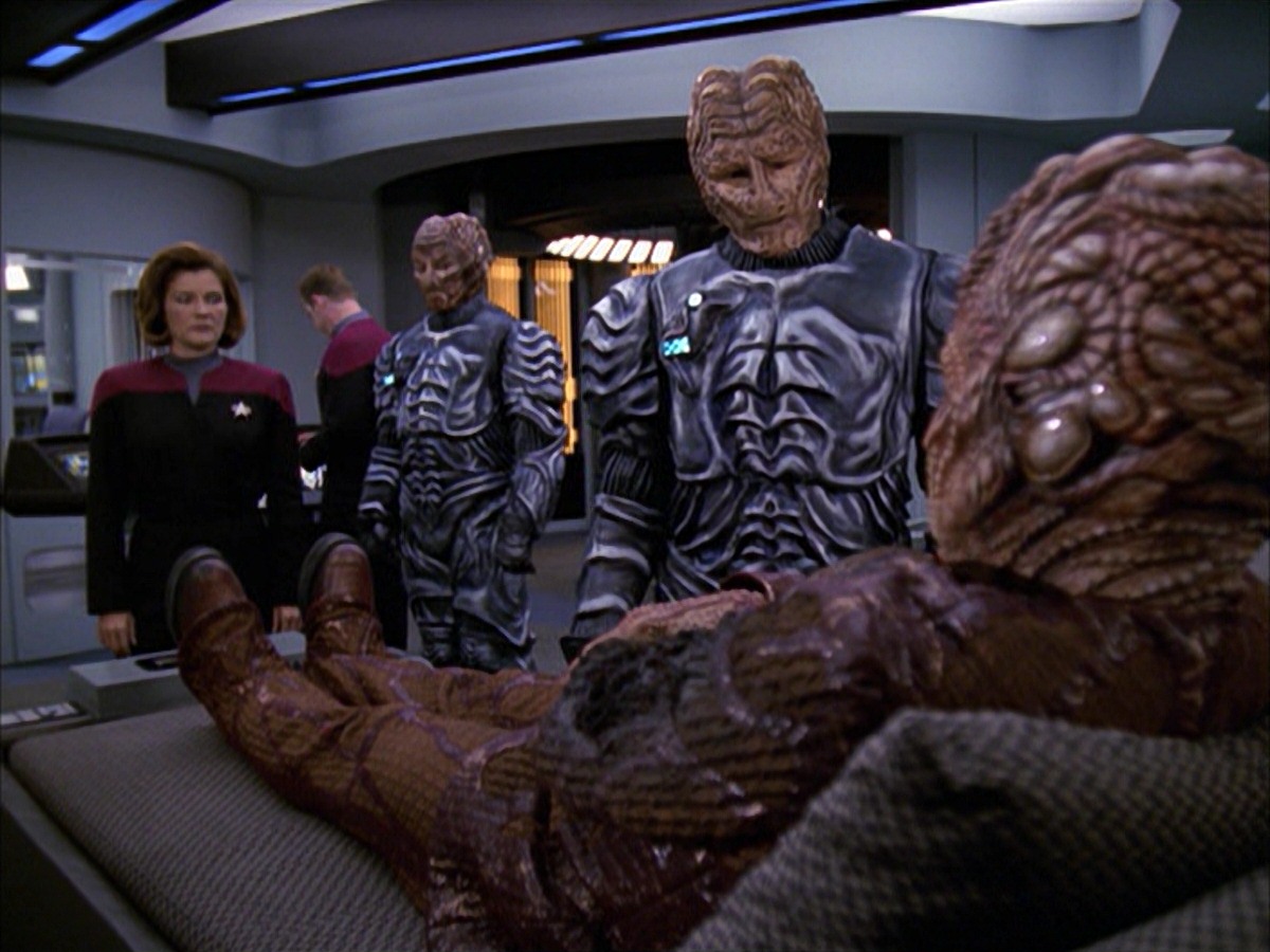 extant_StarTrek_VOY_7x09_7x10-FleshAndBlood_1204.jpg