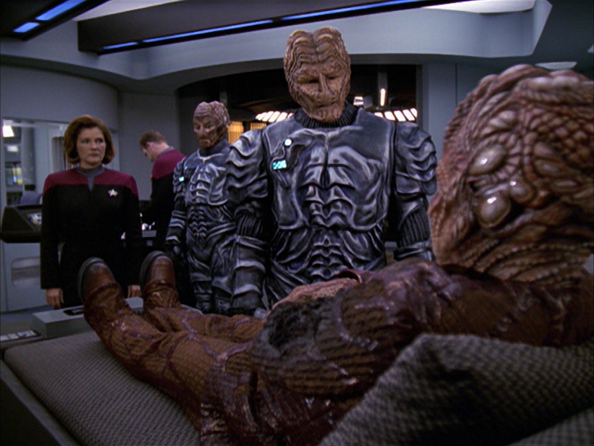 extant_StarTrek_VOY_7x09_7x10-FleshAndBlood_1206.jpg