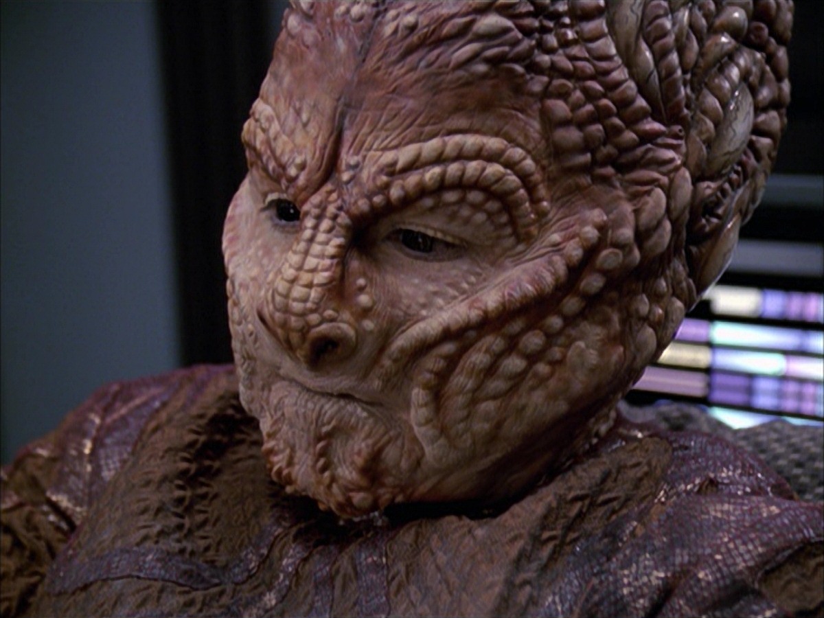 extant_StarTrek_VOY_7x09_7x10-FleshAndBlood_1215.jpg
