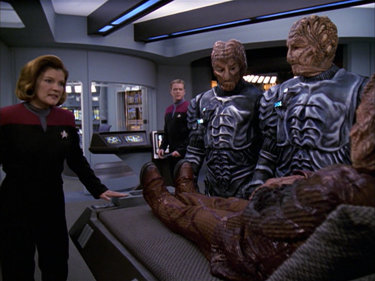 extant_StarTrek_VOY_7x09_7x10-FleshAndBlood_1231.jpg