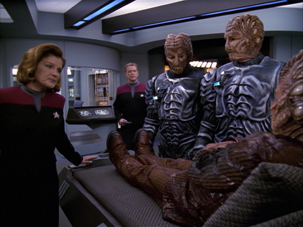 extant_StarTrek_VOY_7x09_7x10-FleshAndBlood_1232.jpg