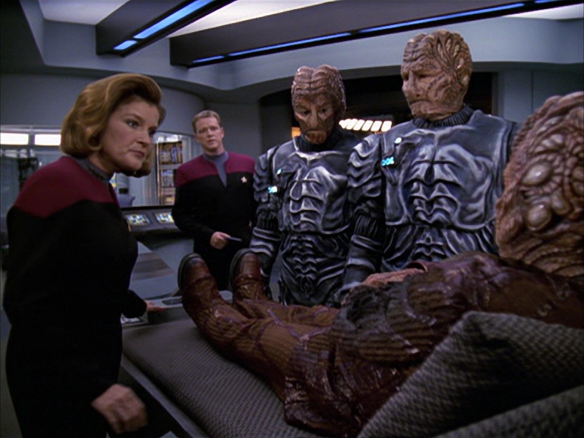 extant_StarTrek_VOY_7x09_7x10-FleshAndBlood_1233.jpg