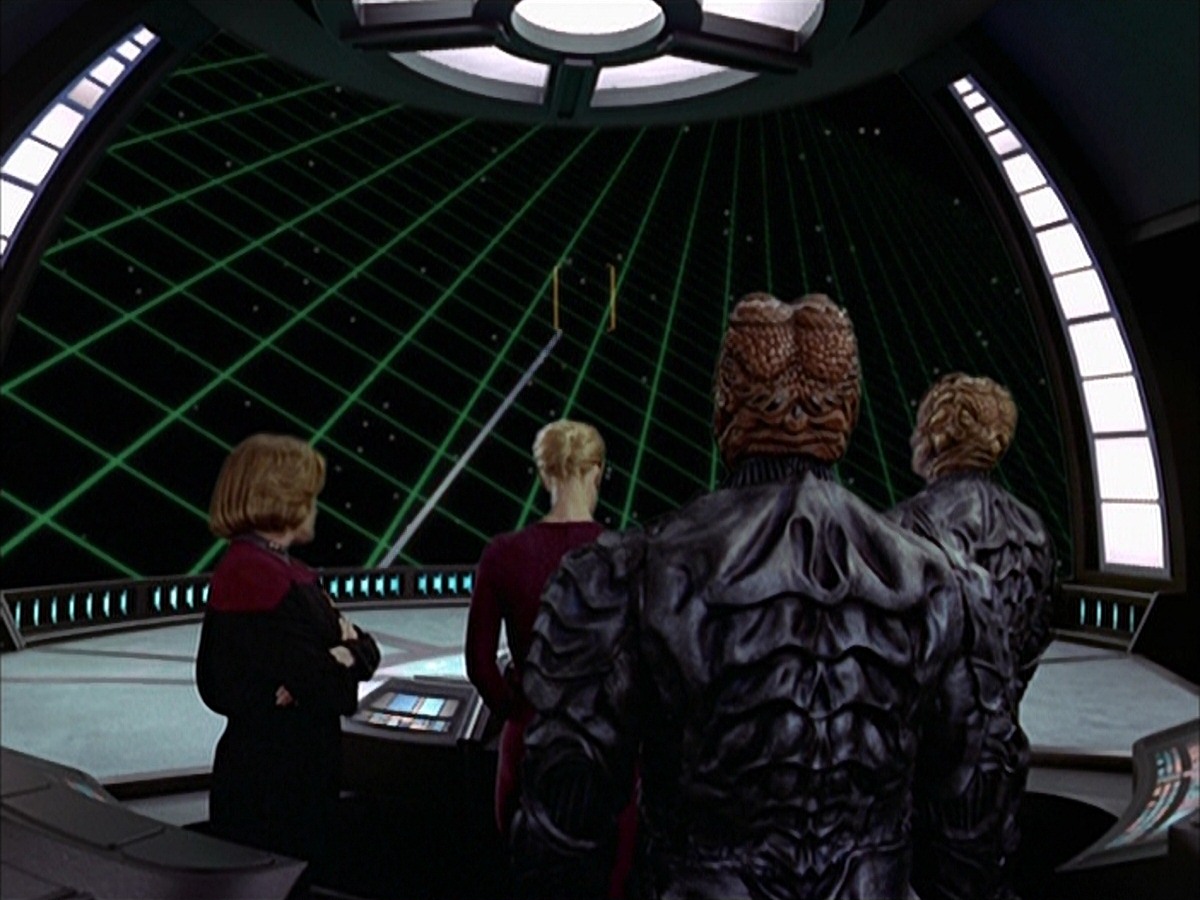 extant_StarTrek_VOY_7x09_7x10-FleshAndBlood_1272.jpg