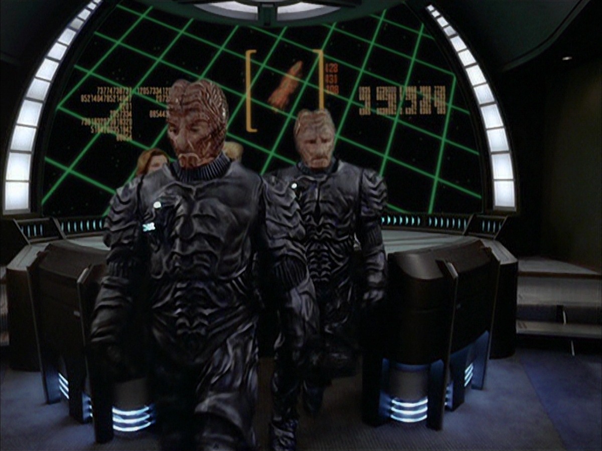 extant_StarTrek_VOY_7x09_7x10-FleshAndBlood_1324.jpg