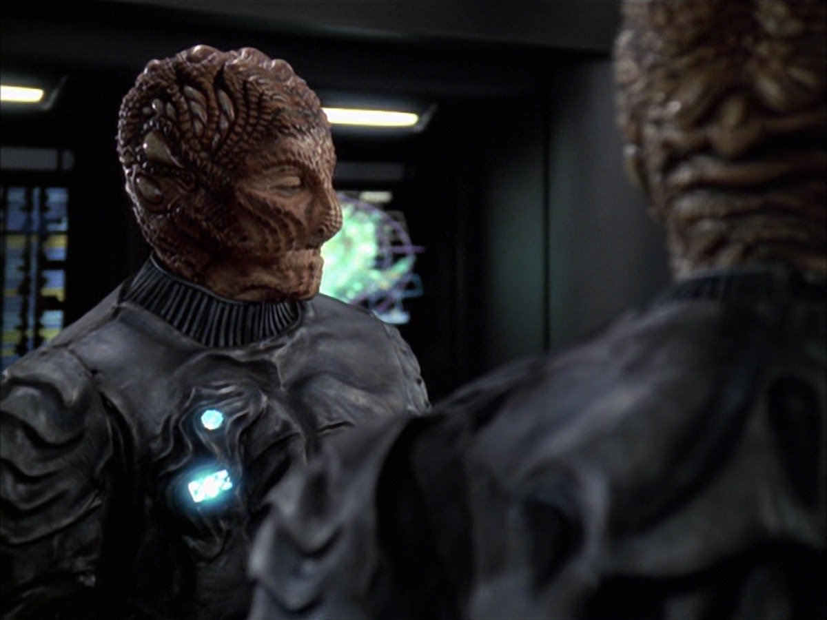extant_StarTrek_VOY_7x09_7x10-FleshAndBlood_1328.jpg