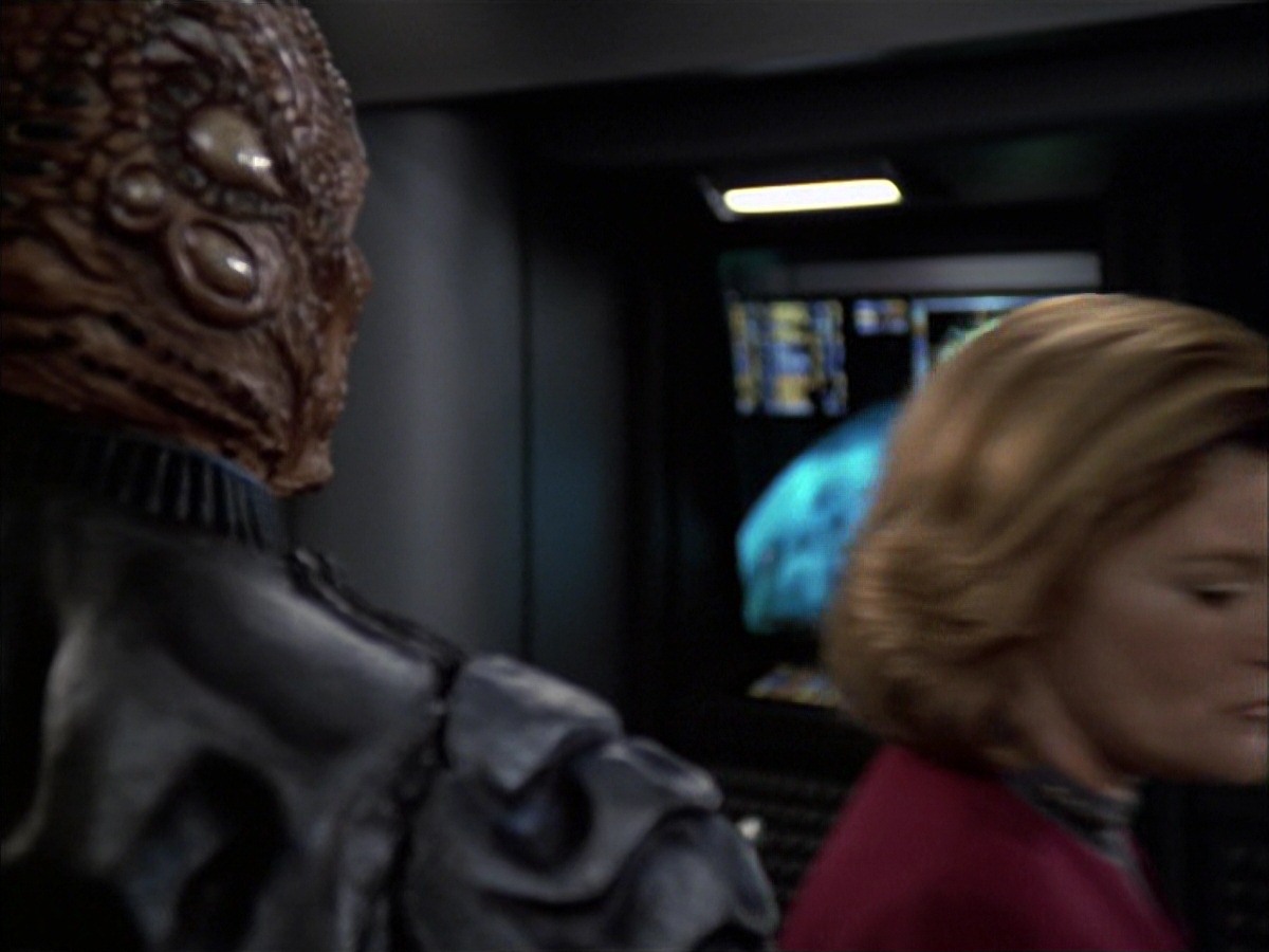 extant_StarTrek_VOY_7x09_7x10-FleshAndBlood_1348.jpg