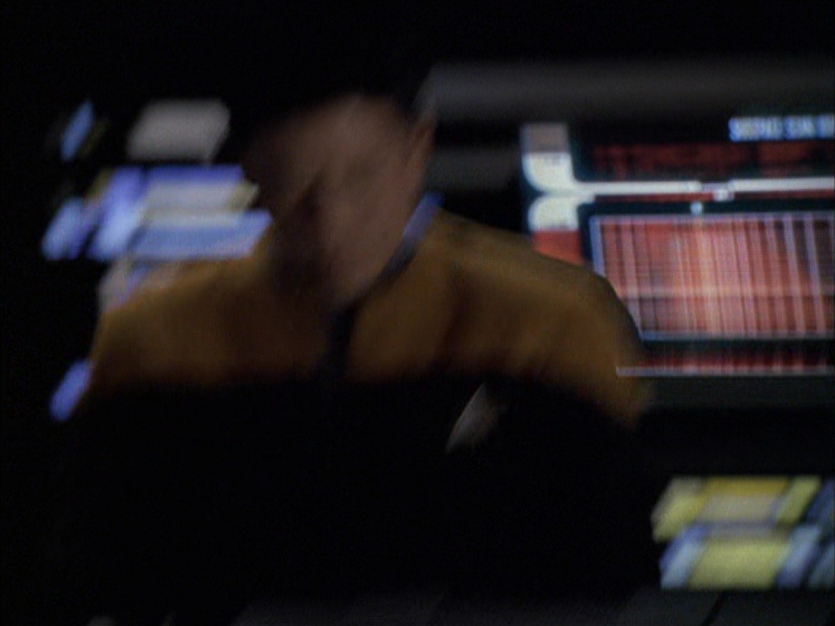 extant_StarTrek_VOY_7x09_7x10-FleshAndBlood_1547.jpg