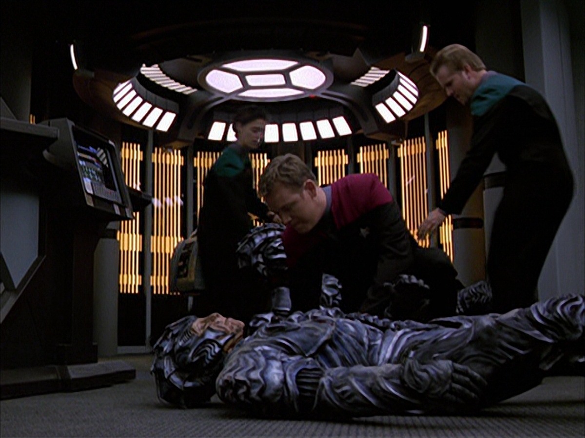 extant_StarTrek_VOY_7x09_7x10-FleshAndBlood_1604.jpg