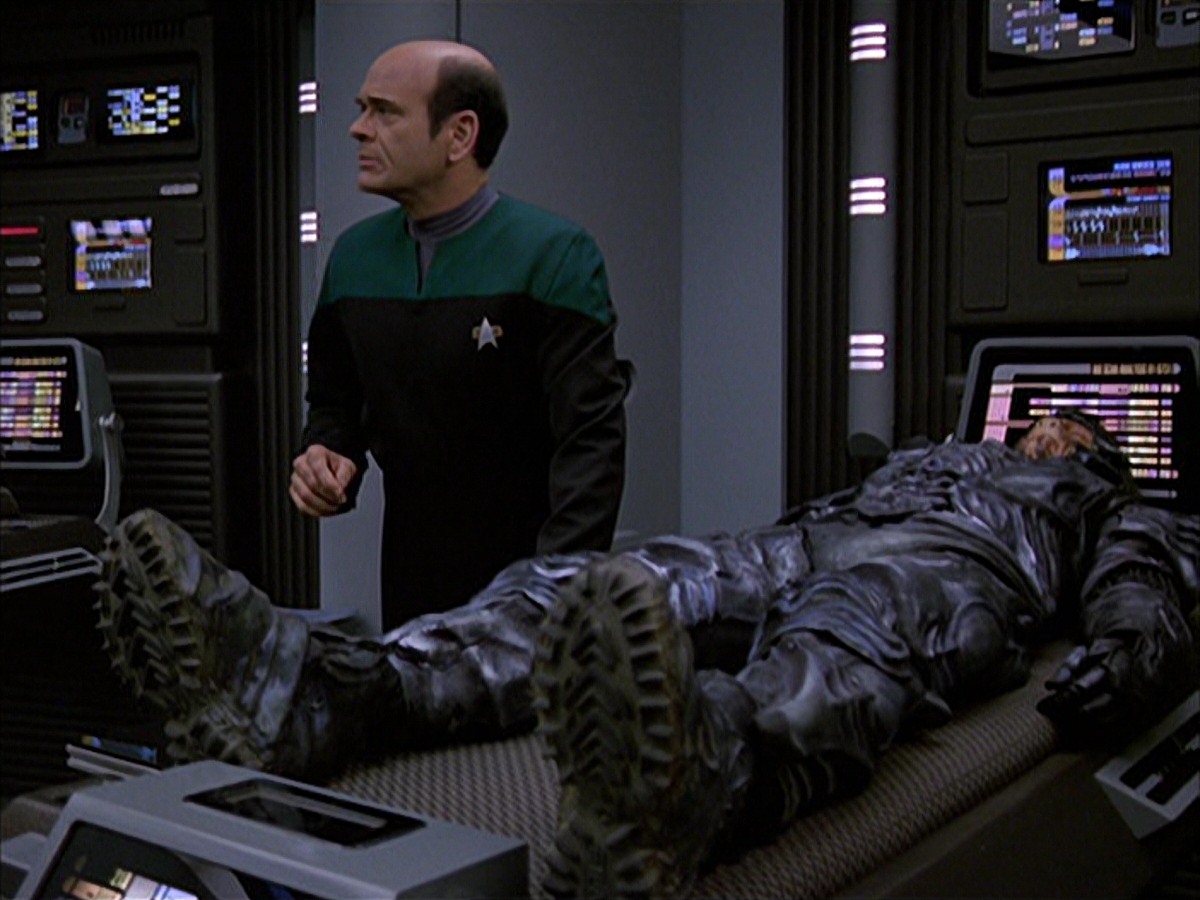 extant_StarTrek_VOY_7x09_7x10-FleshAndBlood_1620.jpg