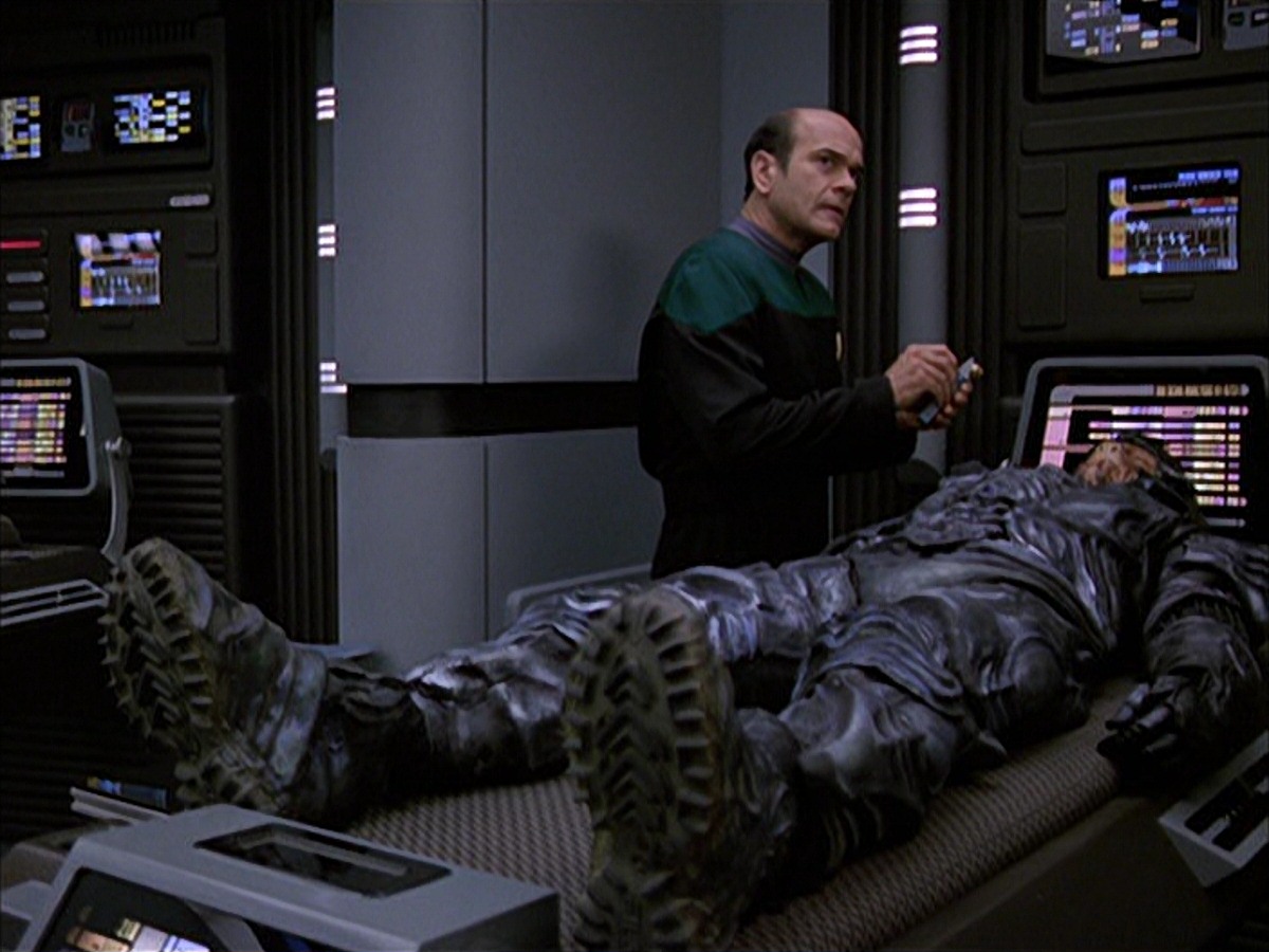 extant_StarTrek_VOY_7x09_7x10-FleshAndBlood_1635.jpg