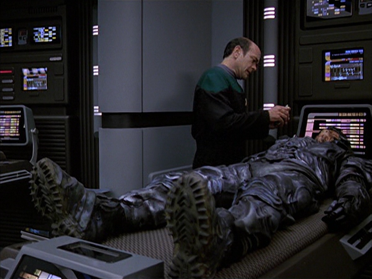 extant_StarTrek_VOY_7x09_7x10-FleshAndBlood_1636.jpg