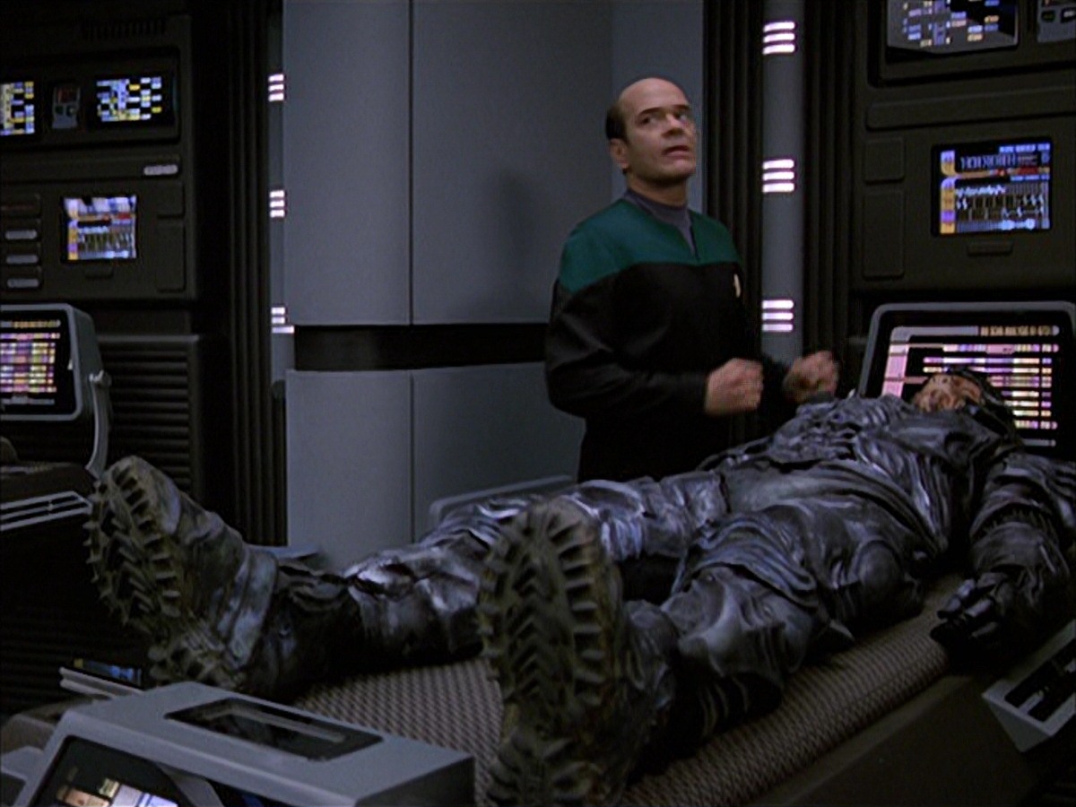 extant_StarTrek_VOY_7x09_7x10-FleshAndBlood_1638.jpg