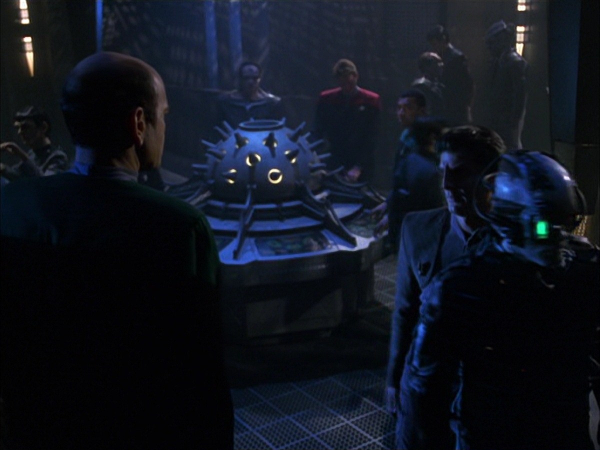 extant_StarTrek_VOY_7x09_7x10-FleshAndBlood_1717.jpg