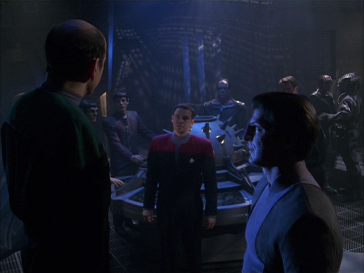 extant_StarTrek_VOY_7x09_7x10-FleshAndBlood_1726.jpg