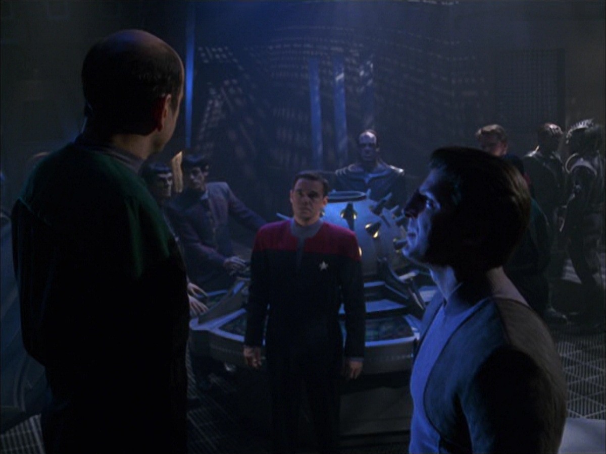 extant_StarTrek_VOY_7x09_7x10-FleshAndBlood_1727.jpg