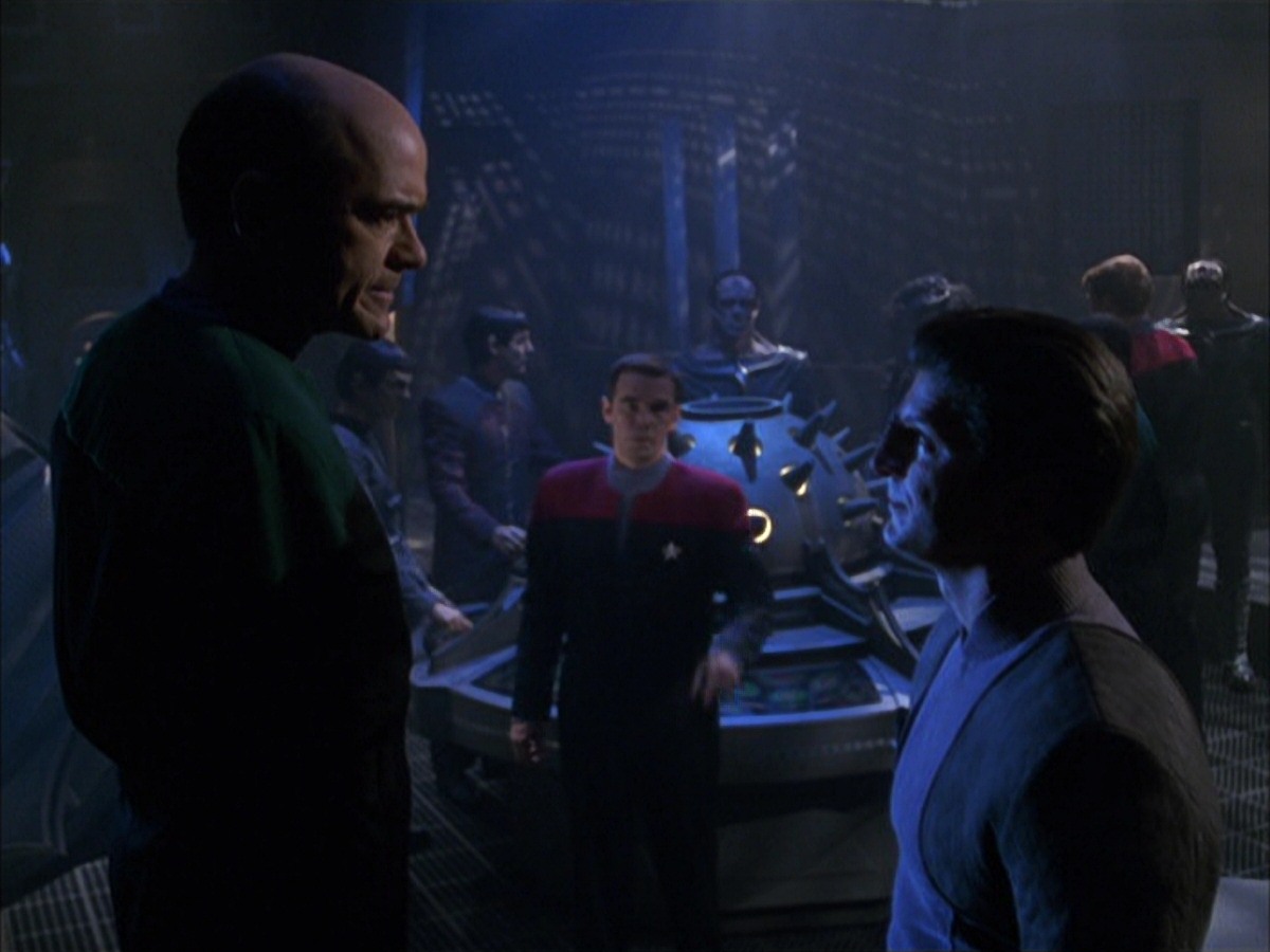 extant_StarTrek_VOY_7x09_7x10-FleshAndBlood_1735.jpg