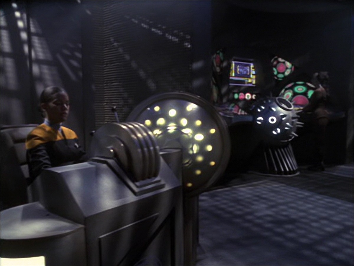 extant_StarTrek_VOY_7x09_7x10-FleshAndBlood_1763.jpg