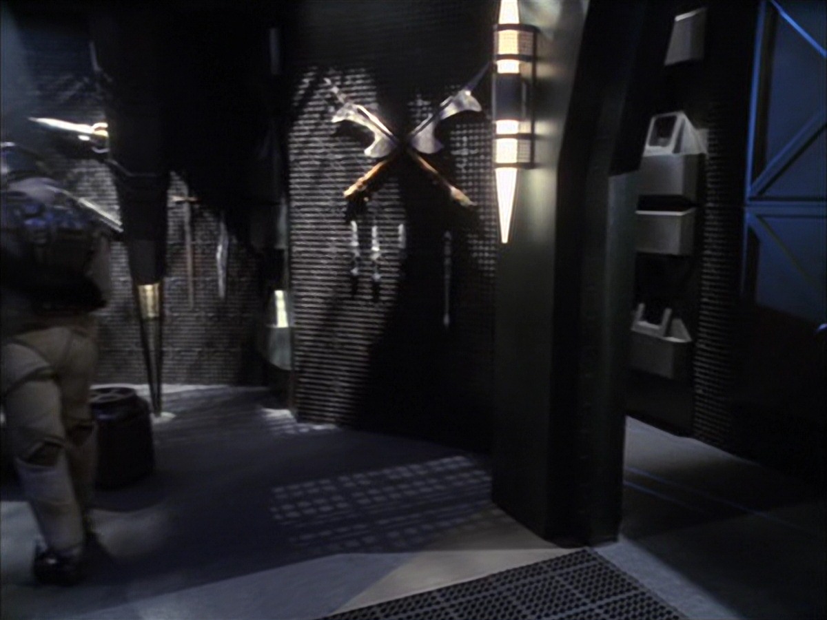 extant_StarTrek_VOY_7x09_7x10-FleshAndBlood_1777.jpg