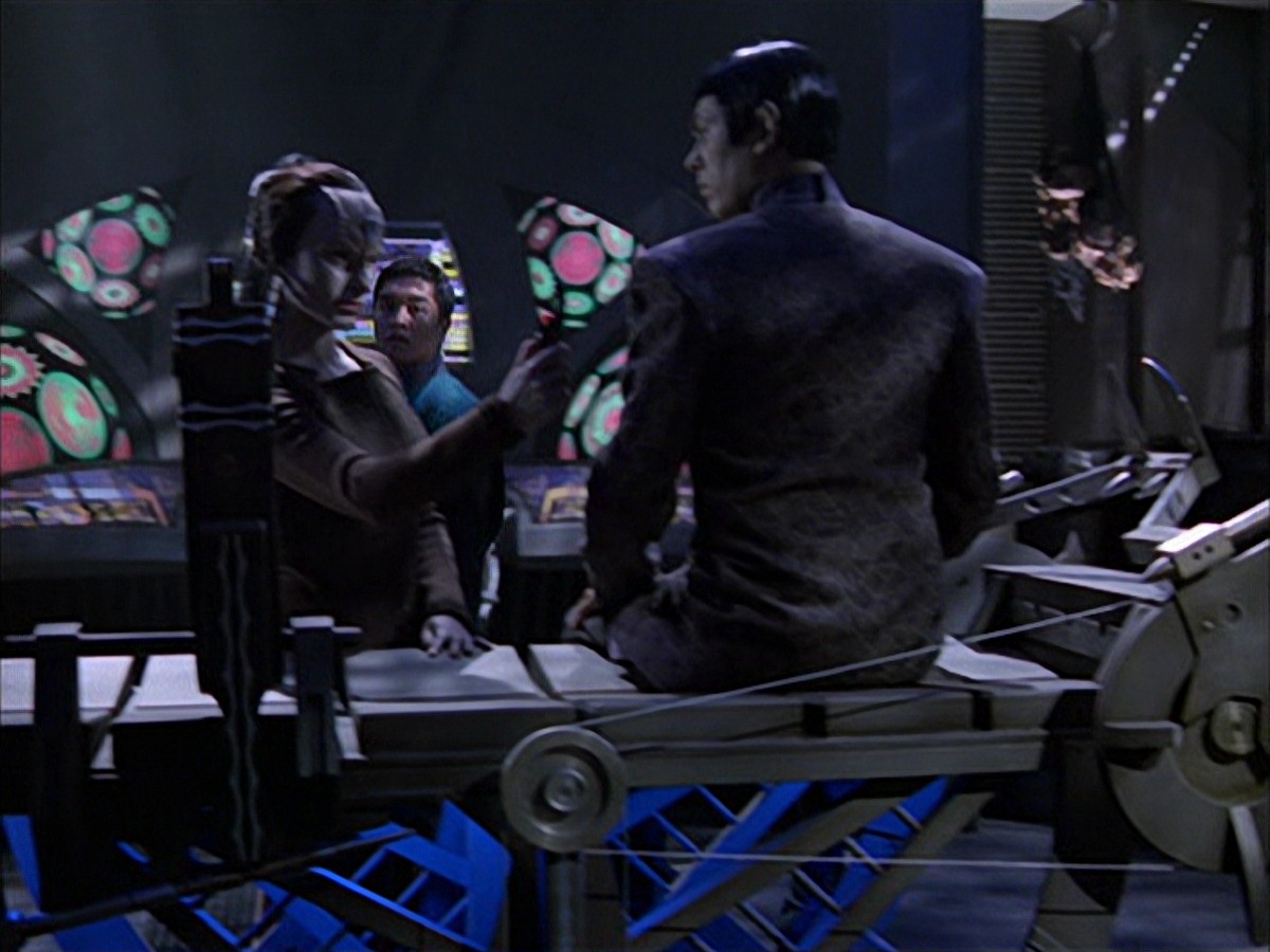 extant_StarTrek_VOY_7x09_7x10-FleshAndBlood_1799.jpg