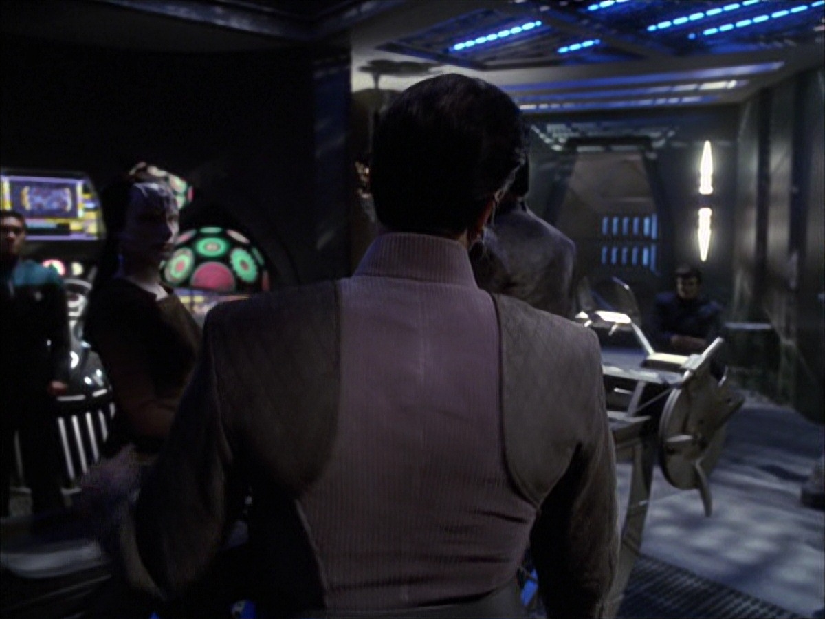 extant_StarTrek_VOY_7x09_7x10-FleshAndBlood_1833.jpg