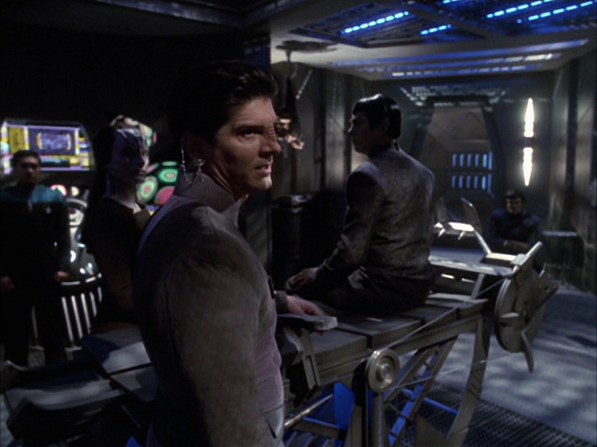 extant_StarTrek_VOY_7x09_7x10-FleshAndBlood_1835.jpg