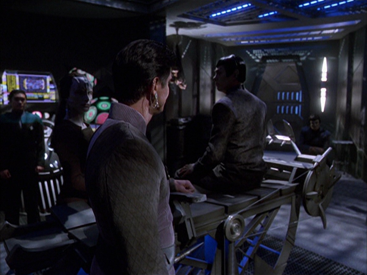 extant_StarTrek_VOY_7x09_7x10-FleshAndBlood_1839.jpg