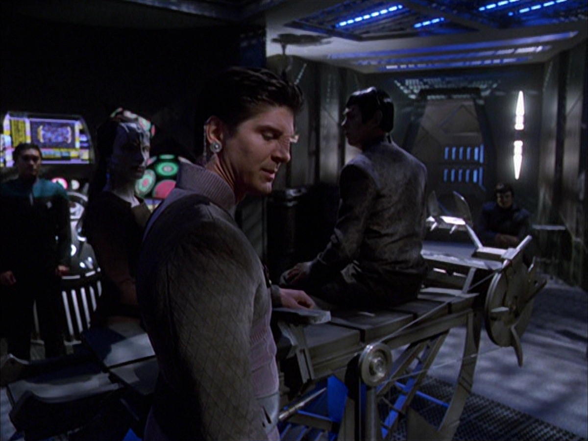 extant_StarTrek_VOY_7x09_7x10-FleshAndBlood_1840.jpg