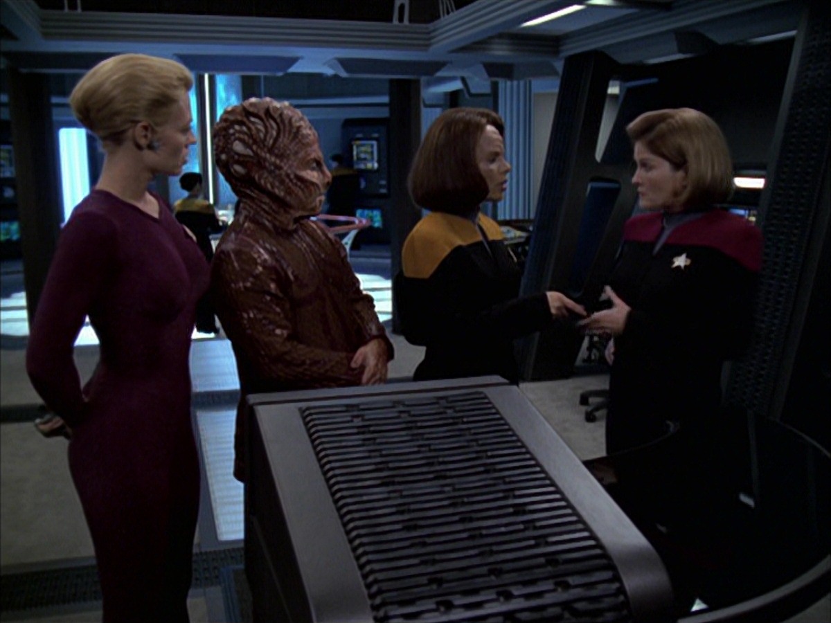 extant_StarTrek_VOY_7x09_7x10-FleshAndBlood_1873.jpg