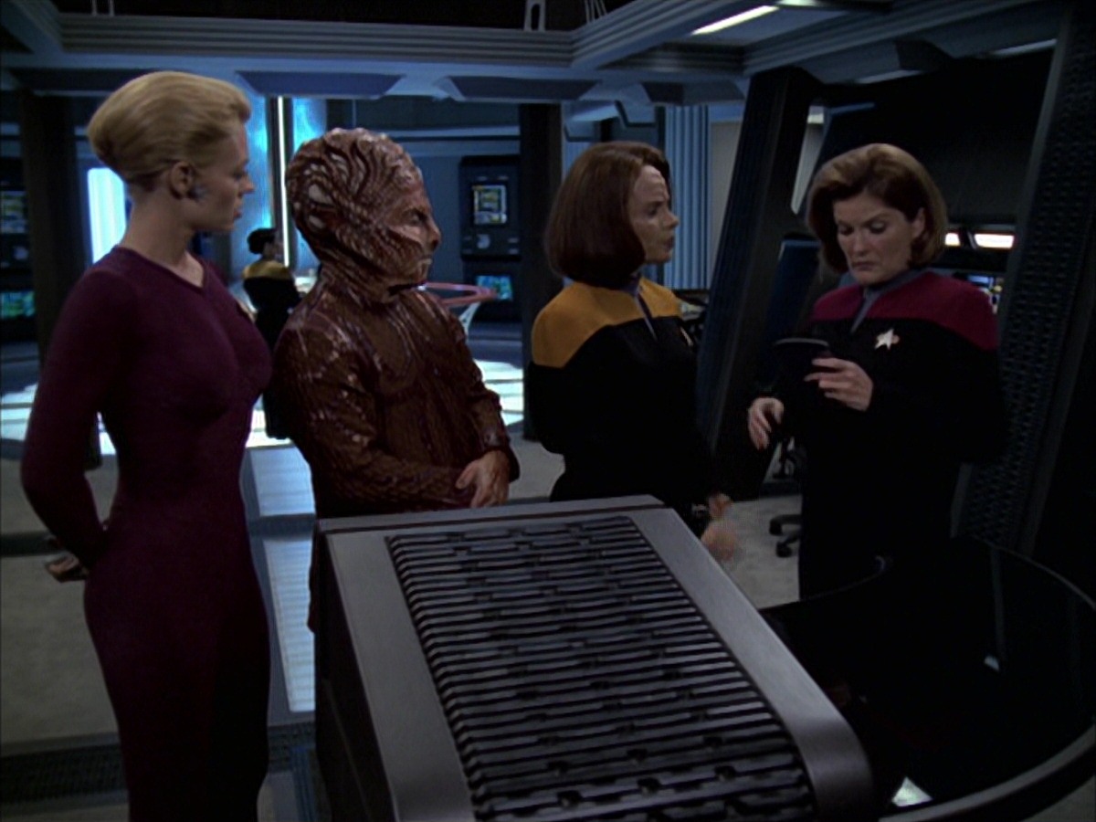 extant_StarTrek_VOY_7x09_7x10-FleshAndBlood_1874.jpg