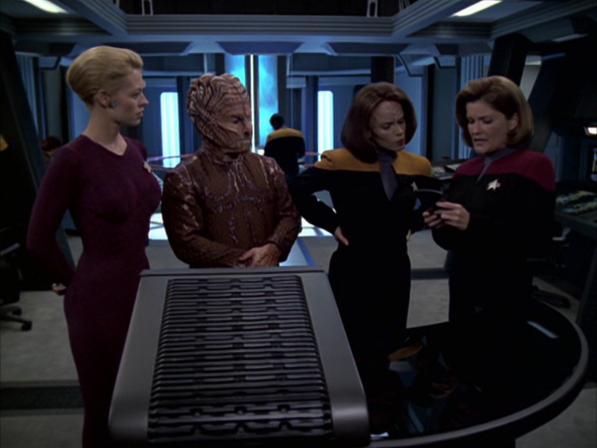 extant_StarTrek_VOY_7x09_7x10-FleshAndBlood_1881.jpg