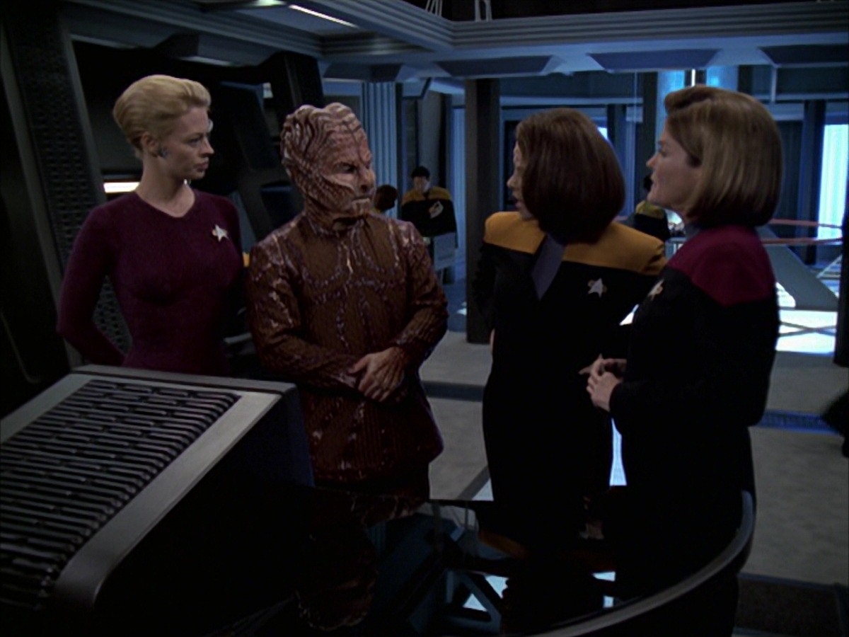 extant_StarTrek_VOY_7x09_7x10-FleshAndBlood_1898.jpg