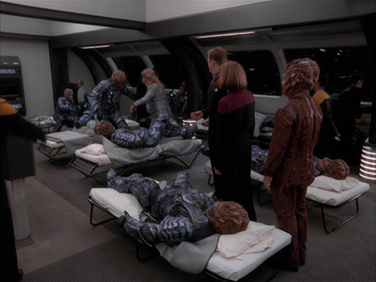 extant_StarTrek_VOY_7x09_7x10-FleshAndBlood_1958.jpg
