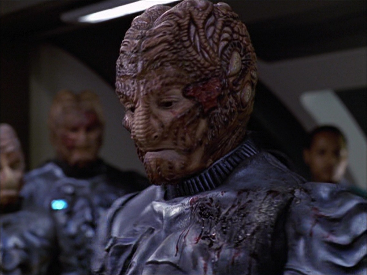 extant_StarTrek_VOY_7x09_7x10-FleshAndBlood_1981.jpg