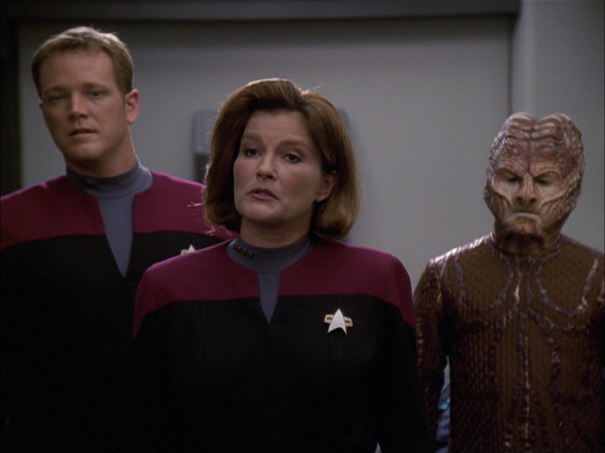 extant_StarTrek_VOY_7x09_7x10-FleshAndBlood_1986.jpg