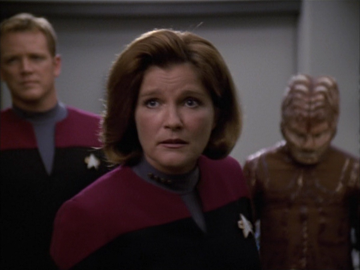 extant_StarTrek_VOY_7x09_7x10-FleshAndBlood_2028.jpg