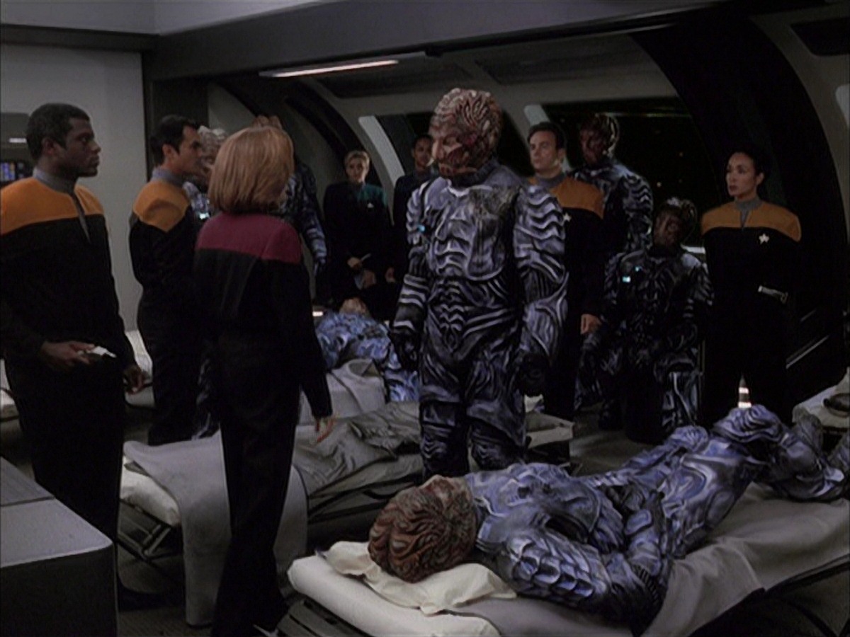 extant_StarTrek_VOY_7x09_7x10-FleshAndBlood_2076.jpg