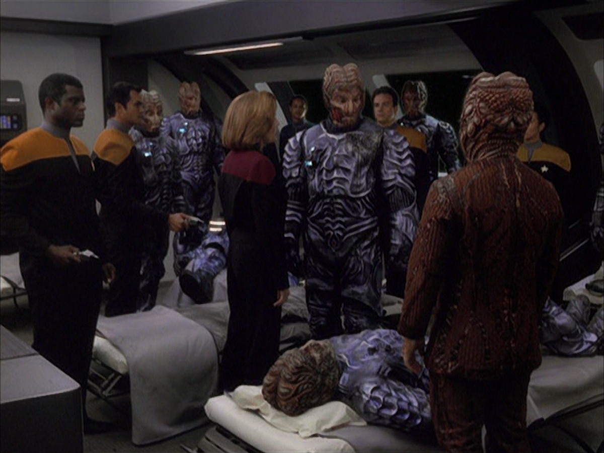 extant_StarTrek_VOY_7x09_7x10-FleshAndBlood_2097.jpg
