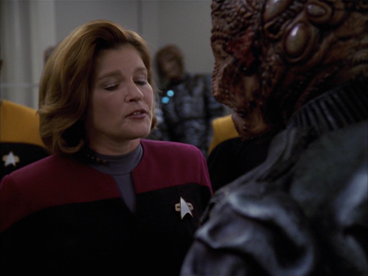 extant_StarTrek_VOY_7x09_7x10-FleshAndBlood_2098.jpg