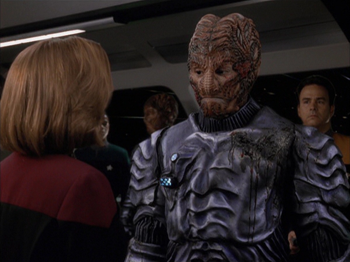 extant_StarTrek_VOY_7x09_7x10-FleshAndBlood_2106.jpg