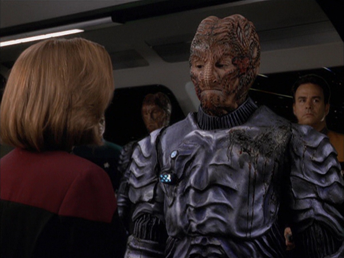extant_StarTrek_VOY_7x09_7x10-FleshAndBlood_2110.jpg