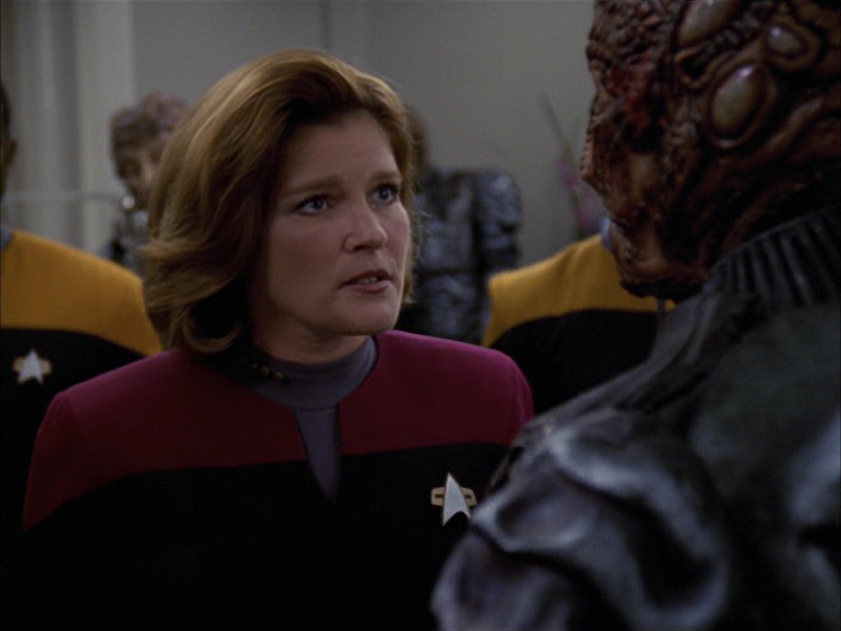 extant_StarTrek_VOY_7x09_7x10-FleshAndBlood_2112.jpg