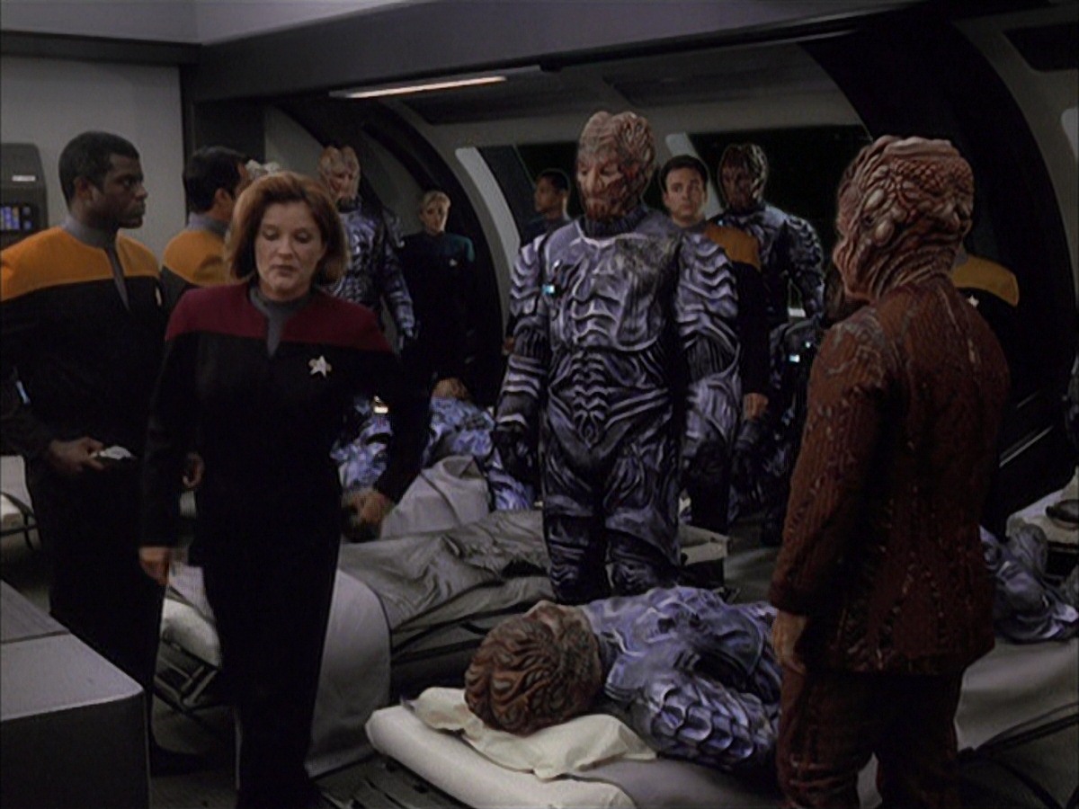 extant_StarTrek_VOY_7x09_7x10-FleshAndBlood_2115.jpg