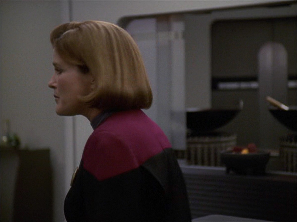 extant_StarTrek_VOY_7x09_7x10-FleshAndBlood_2122.jpg