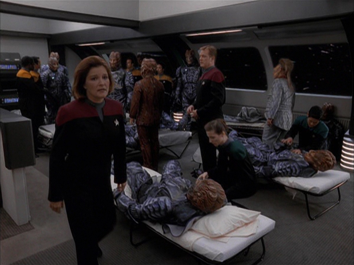 extant_StarTrek_VOY_7x09_7x10-FleshAndBlood_2123.jpg