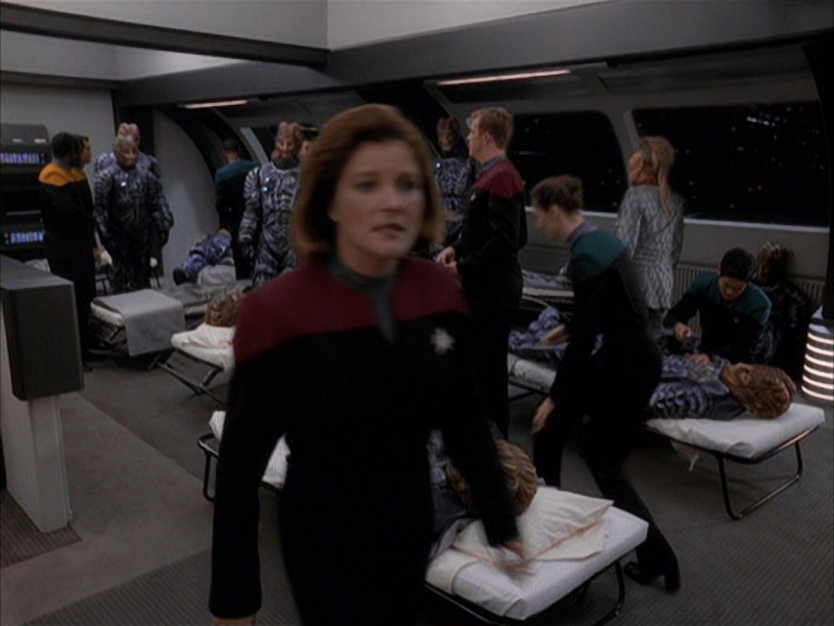 extant_StarTrek_VOY_7x09_7x10-FleshAndBlood_2124.jpg